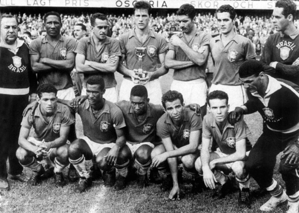 Só love: Pelé em Cuba para 'jogo da amizade' entre Cosmos(EUA) e seleção  cubana de futebol – A Política Além da Notícia