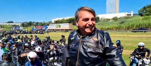 Durante a realização do ato, Bolsonaro afirmou que a motociata “representa a democracia”. Reprodução / Redes Sociais