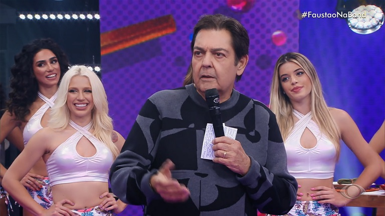 Durante o voto dos jurados, Faustão decidiu dar chance a mais um participante Reprodução / Faustão Na Band 