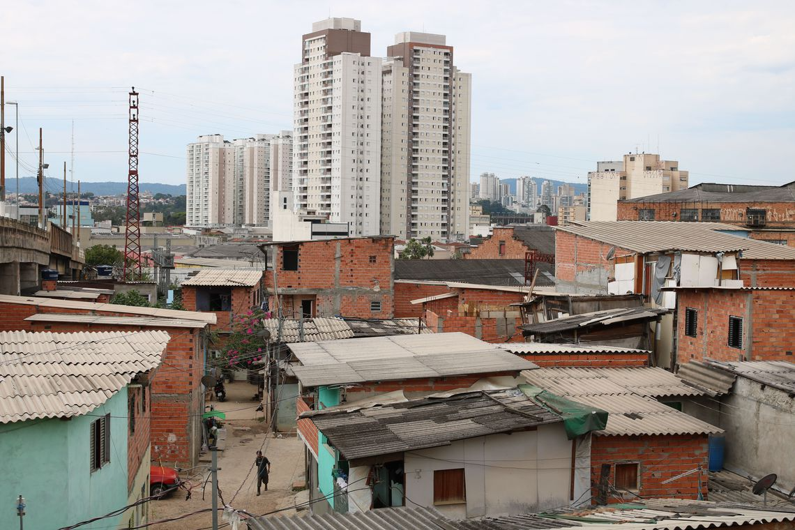 Alta do desemprego e a alta da inflação são apontados como fatores para o empobrecimento  Foto: Rovena Rosa/Agência Brasil